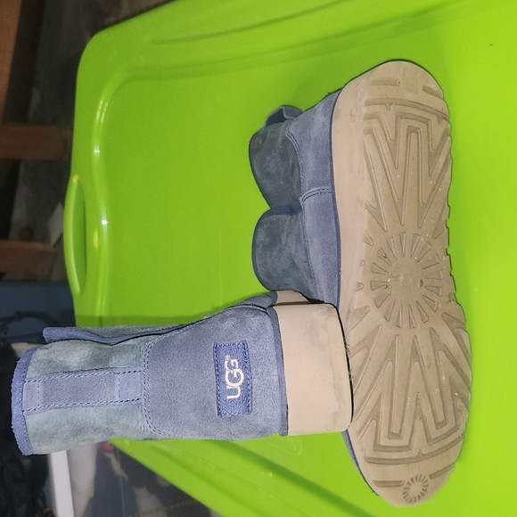 Boots - Picture 3 of 4